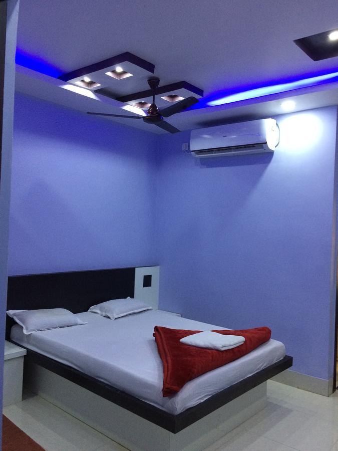 Hotel Sharda Inn เดฟการ์ ภายนอก รูปภาพ